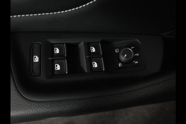 Volkswagen Passat Variant 1.4 TSI PHEV GTE Business 218 pk Automaat (DSG) | Navigatie | Parkeersensoren (Park assist) | Achteruitrijcamera | Stoelverwarming | Matrix LED koplampen |