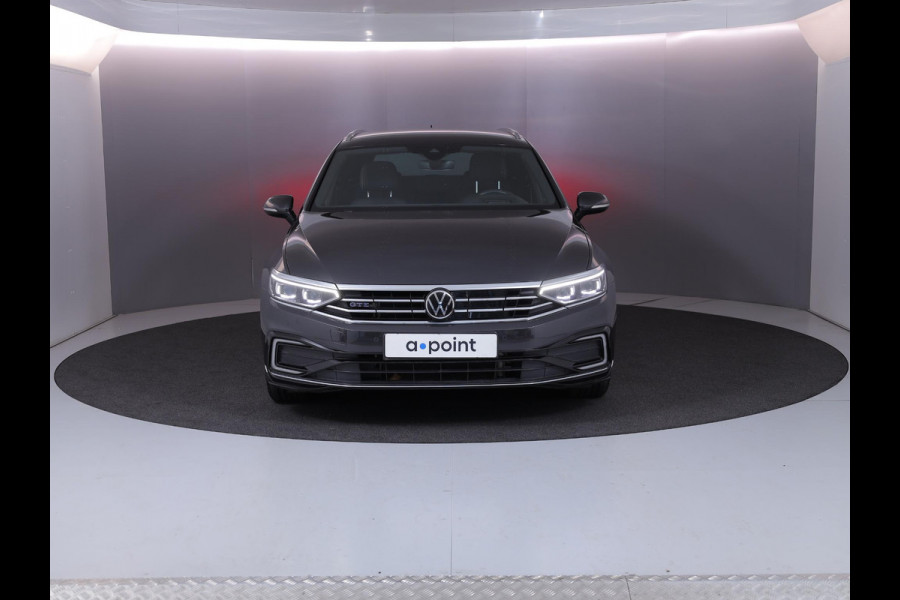 Volkswagen Passat Variant 1.4 TSI PHEV GTE Business 218 pk Automaat (DSG) | Navigatie | Parkeersensoren (Park assist) | Achteruitrijcamera | Stoelverwarming | Matrix LED koplampen |