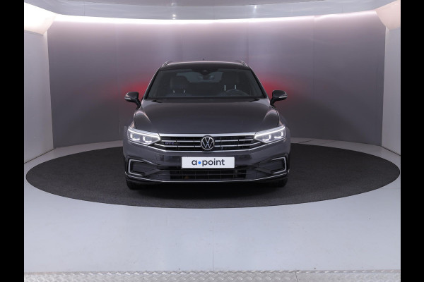 Volkswagen Passat Variant 1.4 TSI PHEV GTE Business 218 pk Automaat (DSG) | Navigatie | Parkeersensoren (Park assist) | Achteruitrijcamera | Stoelverwarming | Matrix LED koplampen |