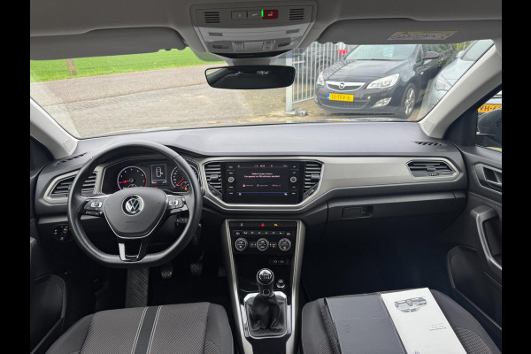Volkswagen T-Roc 1.0 TSI Style ELEKTR. KLEP / CAMERA / CARPLAY / STUUR & STOELVERW. / ACC / ECC