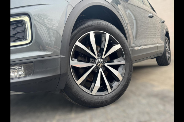 Volkswagen T-Roc 1.0 TSI Style ELEKTR. KLEP / CAMERA / CARPLAY / STUUR & STOELVERW. / ACC / ECC