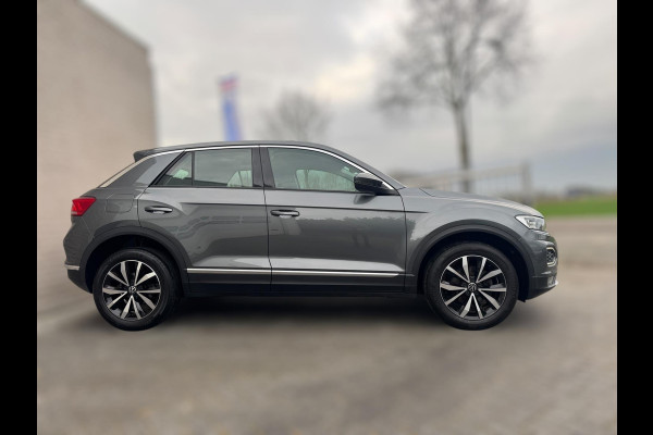 Volkswagen T-Roc 1.0 TSI Style ELEKTR. KLEP / CAMERA / CARPLAY / STUUR & STOELVERW. / ACC / ECC