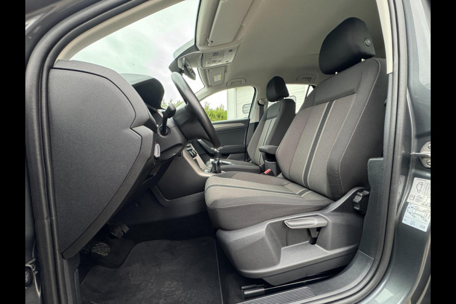 Volkswagen T-Roc 1.0 TSI Style ELEKTR. KLEP / CAMERA / CARPLAY / STUUR & STOELVERW. / ACC / ECC