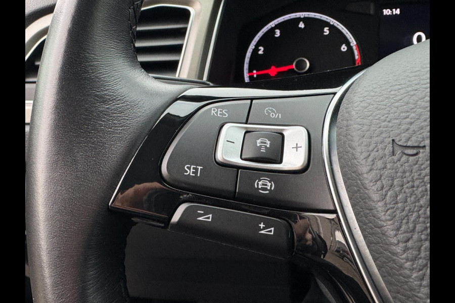 Volkswagen T-Roc 1.0 TSI Style ELEKTR. KLEP / CAMERA / CARPLAY / STUUR & STOELVERW. / ACC / ECC