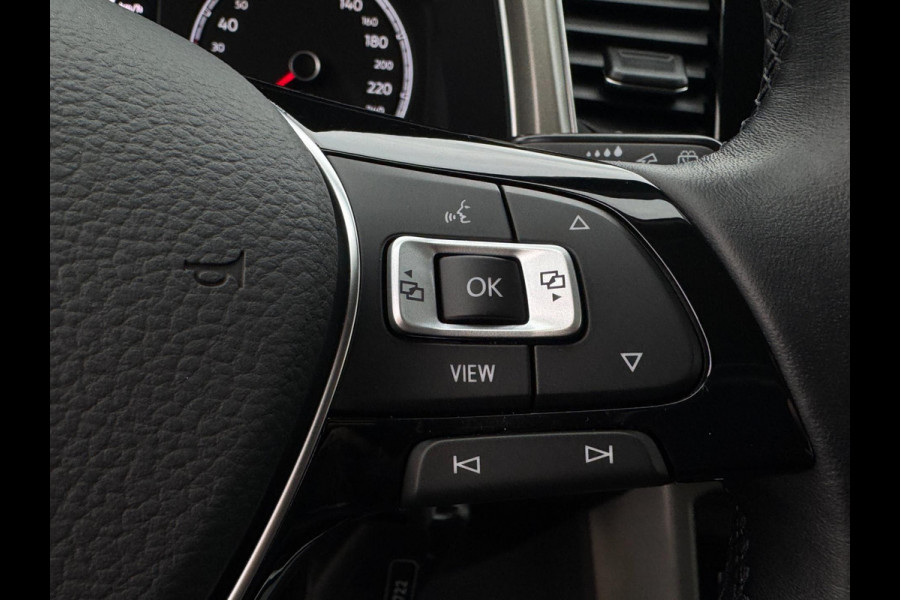 Volkswagen T-Roc 1.0 TSI Style ELEKTR. KLEP / CAMERA / CARPLAY / STUUR & STOELVERW. / ACC / ECC