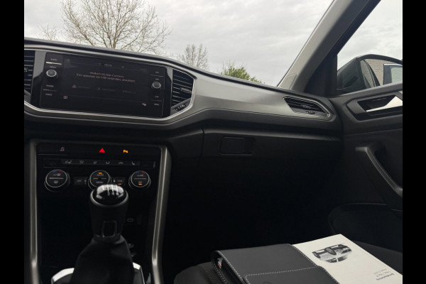 Volkswagen T-Roc 1.0 TSI Style ELEKTR. KLEP / CAMERA / CARPLAY / STUUR & STOELVERW. / ACC / ECC