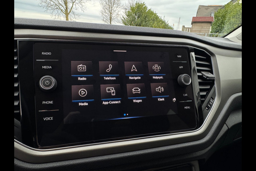 Volkswagen T-Roc 1.0 TSI Style ELEKTR. KLEP / CAMERA / CARPLAY / STUUR & STOELVERW. / ACC / ECC