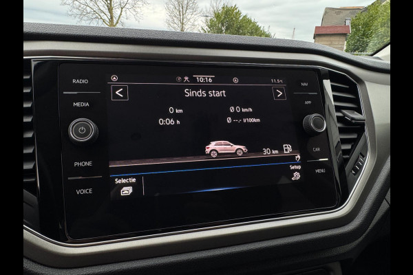 Volkswagen T-Roc 1.0 TSI Style ELEKTR. KLEP / CAMERA / CARPLAY / STUUR & STOELVERW. / ACC / ECC