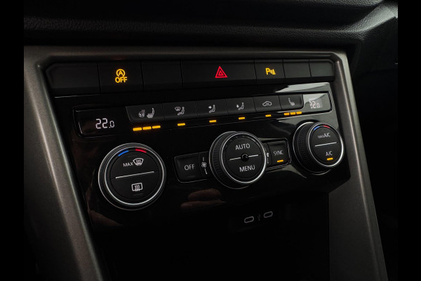 Volkswagen T-Roc 1.0 TSI Style ELEKTR. KLEP / CAMERA / CARPLAY / STUUR & STOELVERW. / ACC / ECC