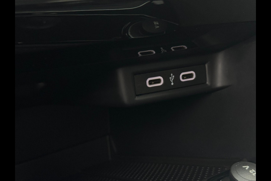 Volkswagen T-Roc 1.0 TSI Style ELEKTR. KLEP / CAMERA / CARPLAY / STUUR & STOELVERW. / ACC / ECC