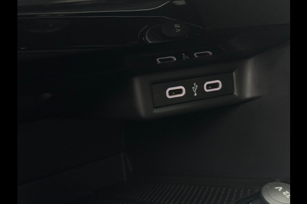 Volkswagen T-Roc 1.0 TSI Style ELEKTR. KLEP / CAMERA / CARPLAY / STUUR & STOELVERW. / ACC / ECC