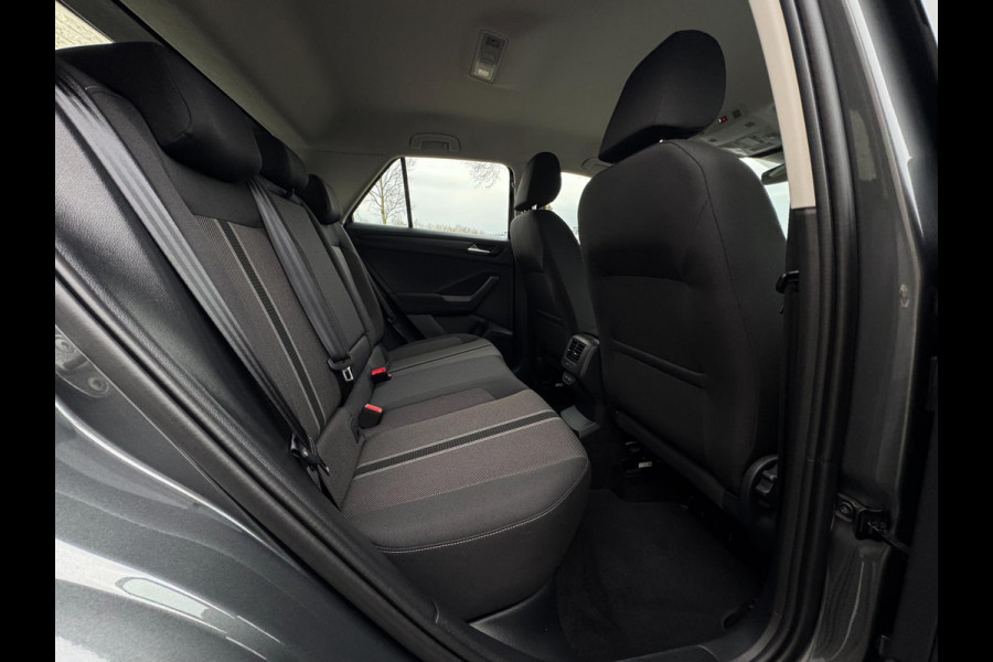 Volkswagen T-Roc 1.0 TSI Style ELEKTR. KLEP / CAMERA / CARPLAY / STUUR & STOELVERW. / ACC / ECC