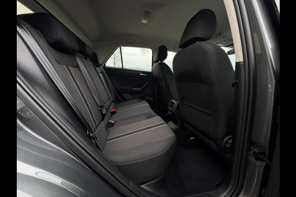 Volkswagen T-Roc 1.0 TSI Style ELEKTR. KLEP / CAMERA / CARPLAY / STUUR & STOELVERW. / ACC / ECC