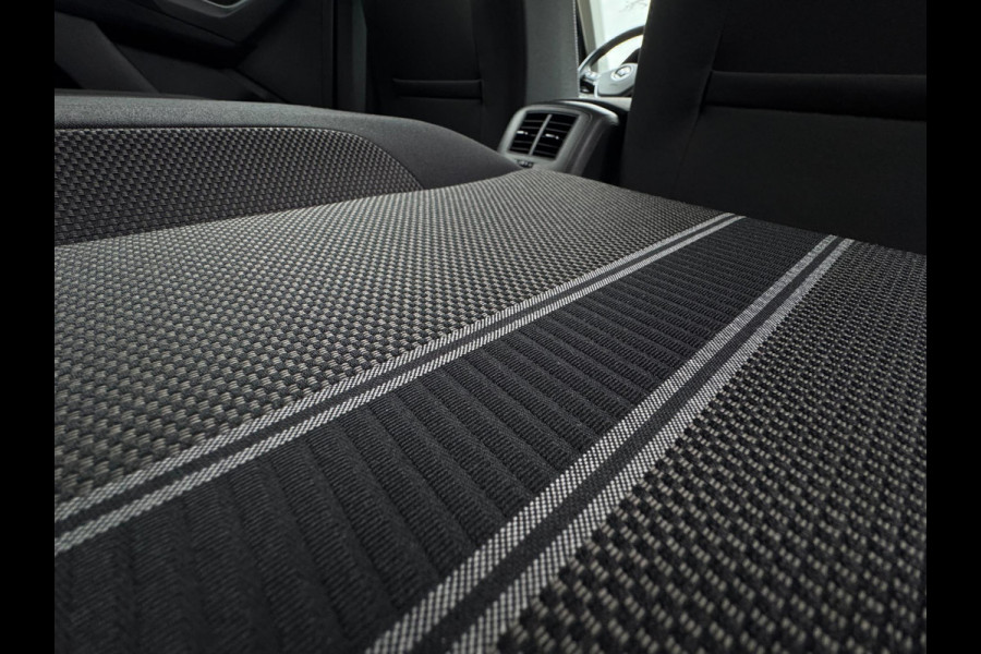 Volkswagen T-Roc 1.0 TSI Style ELEKTR. KLEP / CAMERA / CARPLAY / STUUR & STOELVERW. / ACC / ECC