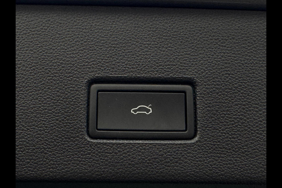 Volkswagen T-Roc 1.0 TSI Style ELEKTR. KLEP / CAMERA / CARPLAY / STUUR & STOELVERW. / ACC / ECC