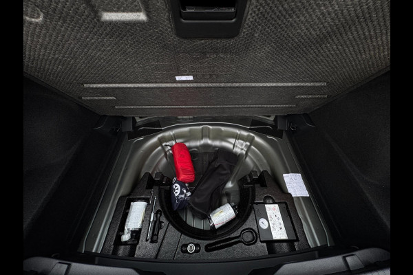 Volkswagen T-Roc 1.0 TSI Style ELEKTR. KLEP / CAMERA / CARPLAY / STUUR & STOELVERW. / ACC / ECC