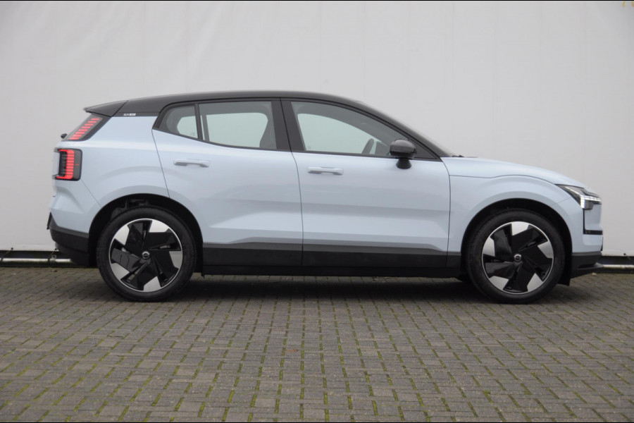 Volvo EX30 272PK Ext. Range Plus / Adaptieve Cruise Control/ Dodehoek Detectie / Parkeersensoren voor en achter/ Achteruitrijcamera/ Warmtepomp/ Google Services/W