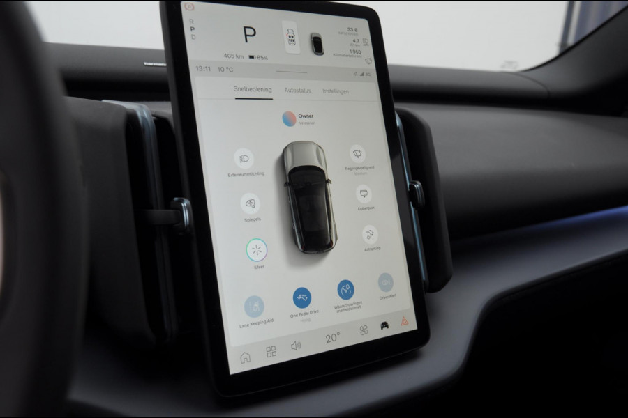 Volvo EX30 272PK Ext. Range Plus / Adaptieve Cruise Control/ Dodehoek Detectie / Parkeersensoren voor en achter/ Achteruitrijcamera/ Warmtepomp/ Google Services/W