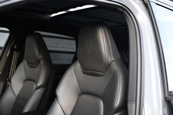 Porsche Cayenne 3.0 E-Hybrid 470pk SportDesign | Pano | Bijrij. Display | Matrix | ACC | 22'' Wielen | Trekhaak | Achterasbest. | Bose |