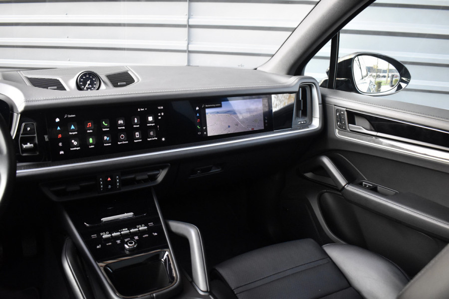 Porsche Cayenne 3.0 E-Hybrid 470pk SportDesign | Pano | Bijrij. Display | Matrix | ACC | 22'' Wielen | Trekhaak | Achterasbest. | Bose |