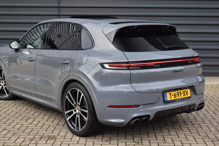 Porsche Cayenne 3.0 E-Hybrid 470pk SportDesign | Pano | Bijrij. Display | Matrix | ACC | 22'' Wielen | Trekhaak | Achterasbest. | Bose |
