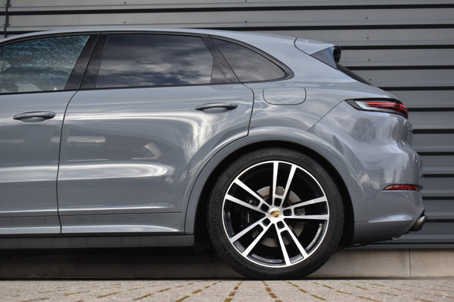 Porsche Cayenne 3.0 E-Hybrid 470pk SportDesign | Pano | Bijrij. Display | Matrix | ACC | 22'' Wielen | Trekhaak | Achterasbest. | Bose |
