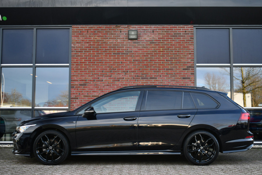 Volkswagen Golf 1.5 eTSI R-Line Pano 19inch Trekh IQ-light ACC Camera