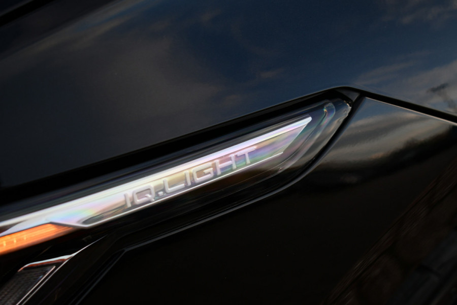 Volkswagen Golf 1.5 eTSI R-Line Pano 19inch Trekh IQ-light ACC Camera