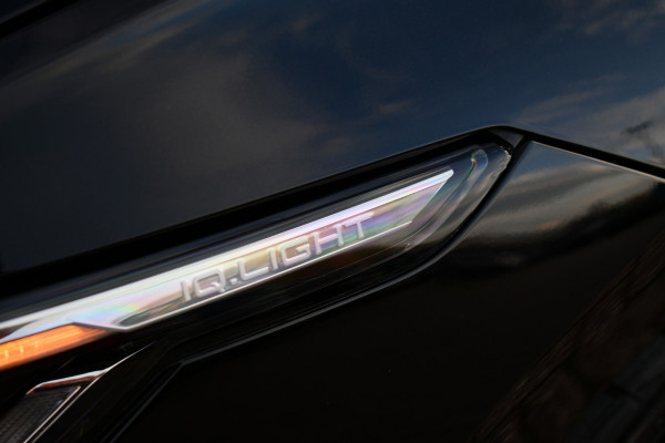 Volkswagen Golf 1.5 eTSI R-Line Pano 19inch Trekh IQ-light ACC Camera