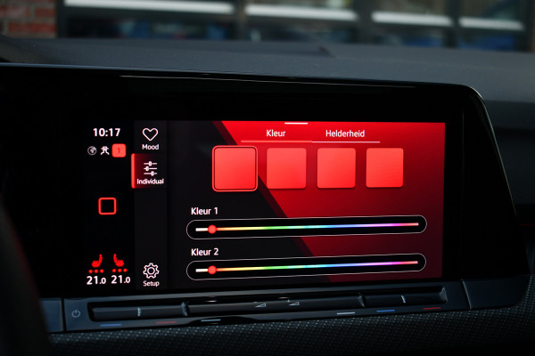 Volkswagen Golf 1.5 eTSI R-Line Pano 19inch Trekh IQ-light ACC Camera