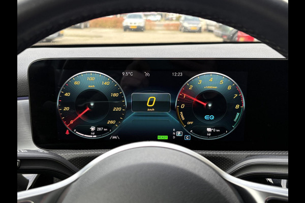 Mercedes-Benz A-Klasse 250 e Business Solution AMG Limited | Wegklapbare trekhaak | Stoelverwarming | Half leder | Camera