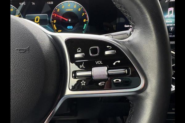 Mercedes-Benz A-Klasse 250 e Business Solution AMG Limited | Wegklapbare trekhaak | Stoelverwarming | Half leder | Camera