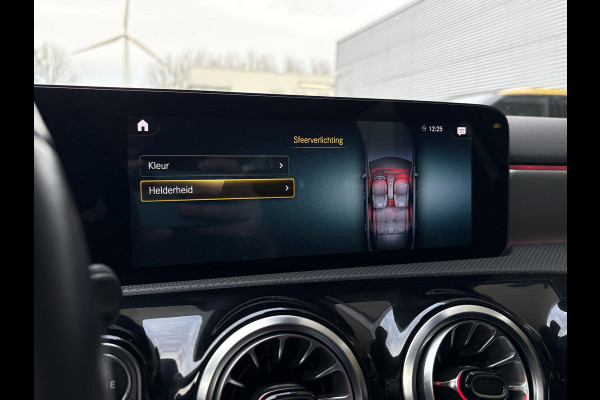 Mercedes-Benz A-Klasse 250 e Business Solution AMG Limited | Wegklapbare trekhaak | Stoelverwarming | Half leder | Camera