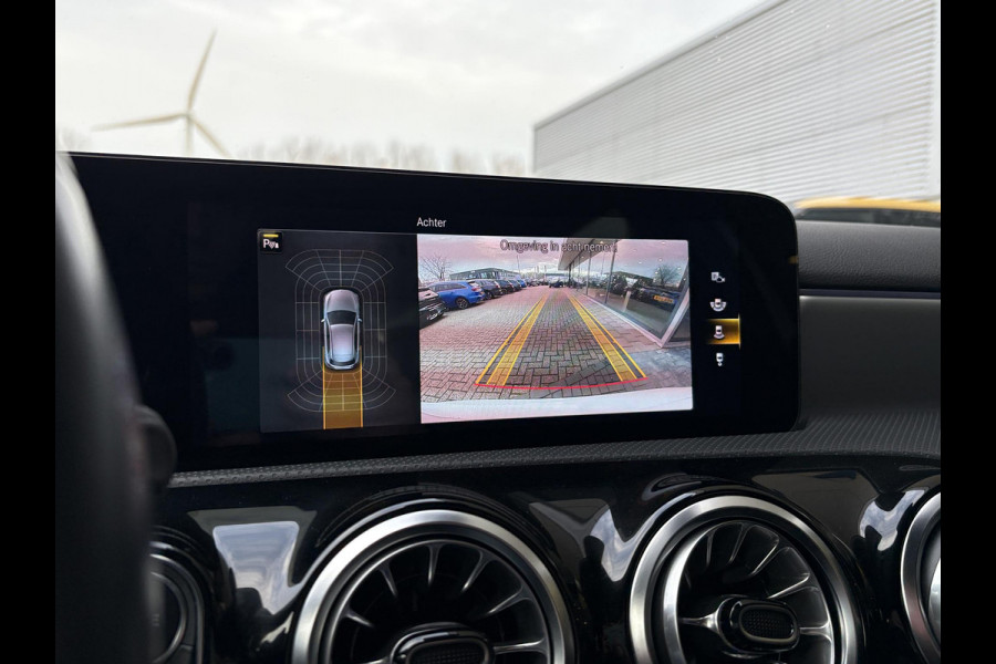 Mercedes-Benz A-Klasse 250 e Business Solution AMG Limited | Wegklapbare trekhaak | Stoelverwarming | Half leder | Camera
