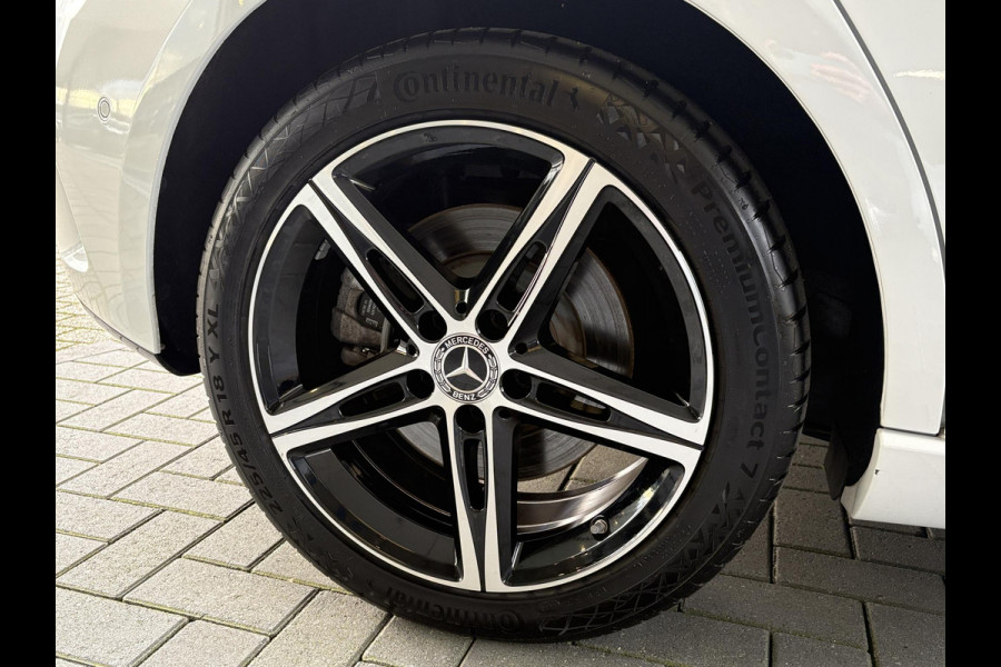 Mercedes-Benz A-Klasse 250 e Business Solution AMG Limited | Wegklapbare trekhaak | Stoelverwarming | Half leder | Camera