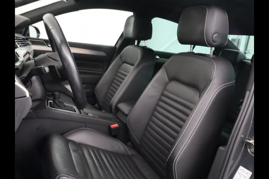 Volkswagen Passat 1.5 TSI R-Line | Nappaleder | Stoelverwarming | Camera | Carplay | Massage | Memory | Side Assist | Navigatie | Matrix LED | Adaptive cruise