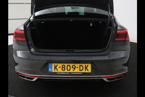 Volkswagen Passat 1.5 TSI R-Line | Nappaleder | Stoelverwarming | Camera | Carplay | Massage | Memory | Side Assist | Navigatie | Matrix LED | Adaptive cruise