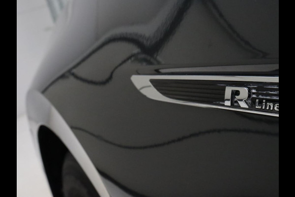 Volkswagen Passat 1.5 TSI R-Line | Nappaleder | Stoelverwarming | Camera | Carplay | Massage | Memory | Side Assist | Navigatie | Matrix LED | Adaptive cruise