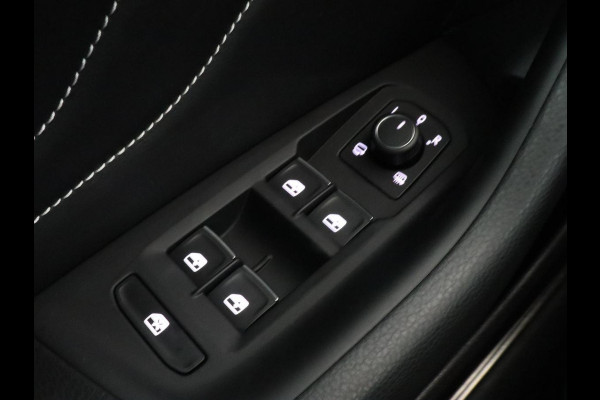 Volkswagen Passat 1.5 TSI R-Line | Nappaleder | Stoelverwarming | Camera | Carplay | Massage | Memory | Side Assist | Navigatie | Matrix LED | Adaptive cruise