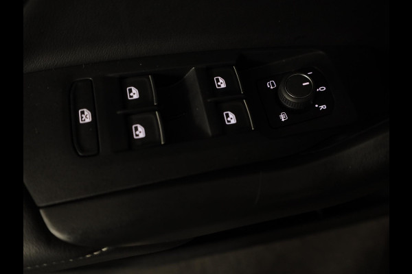 Volkswagen T-Cross 1.0 TSI Life GOAL 95 pk | Navigatie | Parkeersensoren | Autom. airco | Stoelverwarming | Adaptieve cruise control |