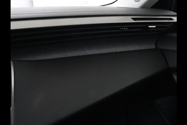 Peugeot 308 1.6 Plug-in Hybrid 180 Allure | Half leder | Camera | Carplay | Navigatie | Full LED | Cruise control | Climate control | Digital Cockpit | PHEV