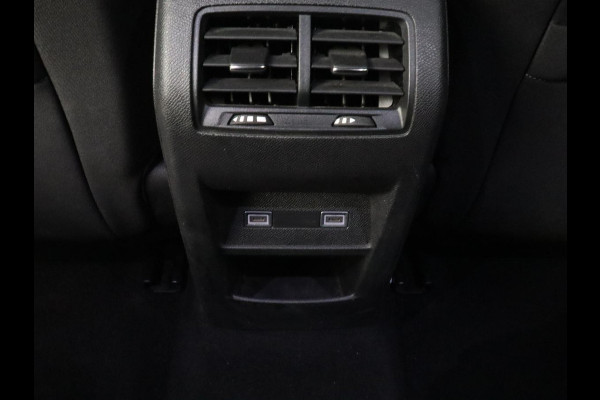 Peugeot 308 1.6 Plug-in Hybrid 180 Allure | Half leder | Camera | Carplay | Navigatie | Full LED | Cruise control | Climate control | Digital Cockpit | PHEV