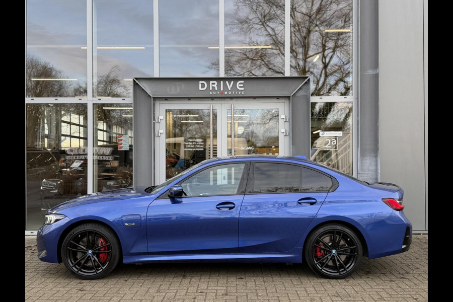 BMW 3-serie 320e High Ex. M-Sport Pro LCI|M-Seats|Memory|Ad. M onderstel|19"|Cam|HiFi