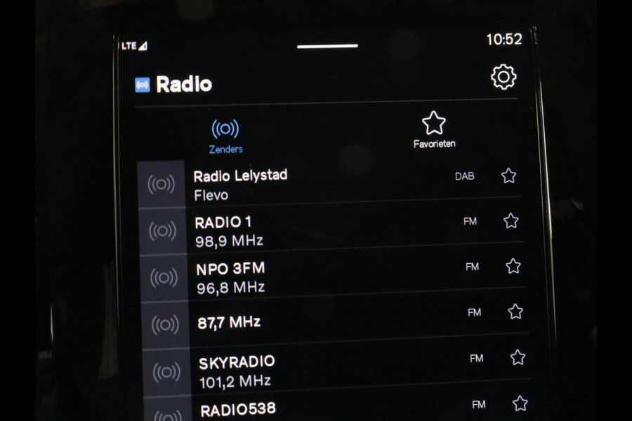 Volvo V90 2.0 T6 AWD Inscription Plug In | Panoramadak | Leder | Stoel & stuurverwarming | Trekhaak | Camera | Adaptive cruise | Carplay | Achterbankverwarming | 19'' | Harman/Kardon | PHEV