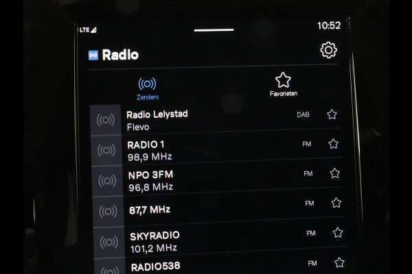 Volvo V90 2.0 T6 AWD Inscription Plug In | Panoramadak | Leder | Stoel & stuurverwarming | Trekhaak | Camera | Adaptive cruise | Carplay | Achterbankverwarming | 19'' | Harman/Kardon | PHEV