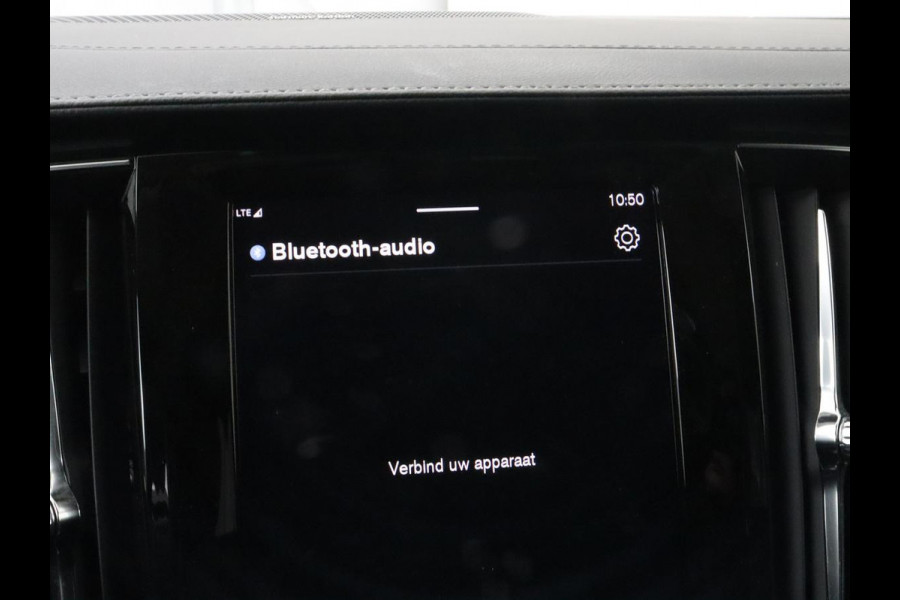 Volvo V90 2.0 T6 AWD Inscription Plug In | Panoramadak | Leder | Stoel & stuurverwarming | Trekhaak | Camera | Adaptive cruise | Carplay | Achterbankverwarming | 19'' | Harman/Kardon | PHEV