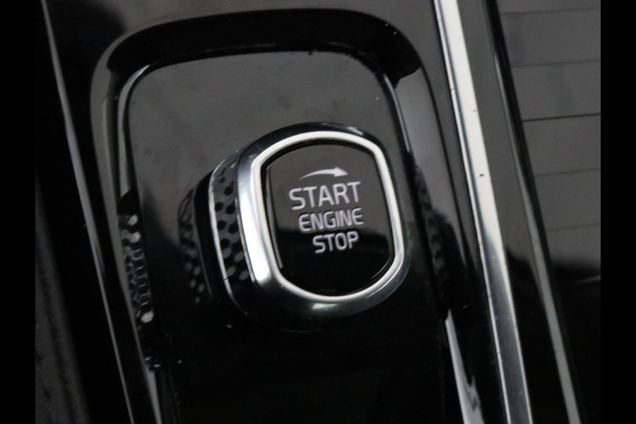 Volvo V90 2.0 T6 AWD Inscription Plug In | Panoramadak | Leder | Stoel & stuurverwarming | Trekhaak | Camera | Adaptive cruise | Carplay | Achterbankverwarming | 19'' | Harman/Kardon | PHEV