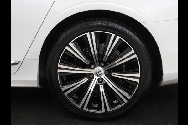 Volvo V90 2.0 T6 AWD Inscription Plug In | Panoramadak | Leder | Stoel & stuurverwarming | Trekhaak | Camera | Adaptive cruise | Carplay | Achterbankverwarming | 19'' | Harman/Kardon | PHEV