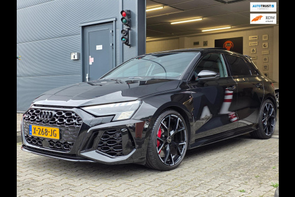 Audi RS3 Sportback 2.5 TFSI RS3 / Pano / B&O / Matrix LED / Dealer onderhouden / Full options / HUD / RS Zetels / GPS Track&Trace