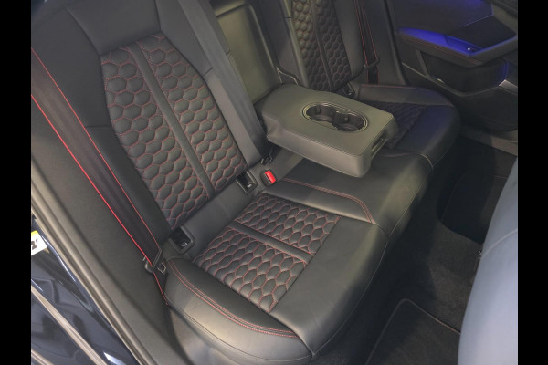 Audi RS3 Sportback 2.5 TFSI RS3 / Pano / B&O / Matrix LED / Dealer onderhouden / Full options / HUD / RS Zetels / GPS Track&Trace